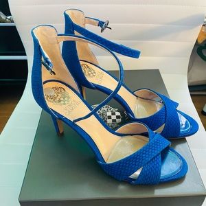 Vince Camuto blue suede high heels Sz 9
